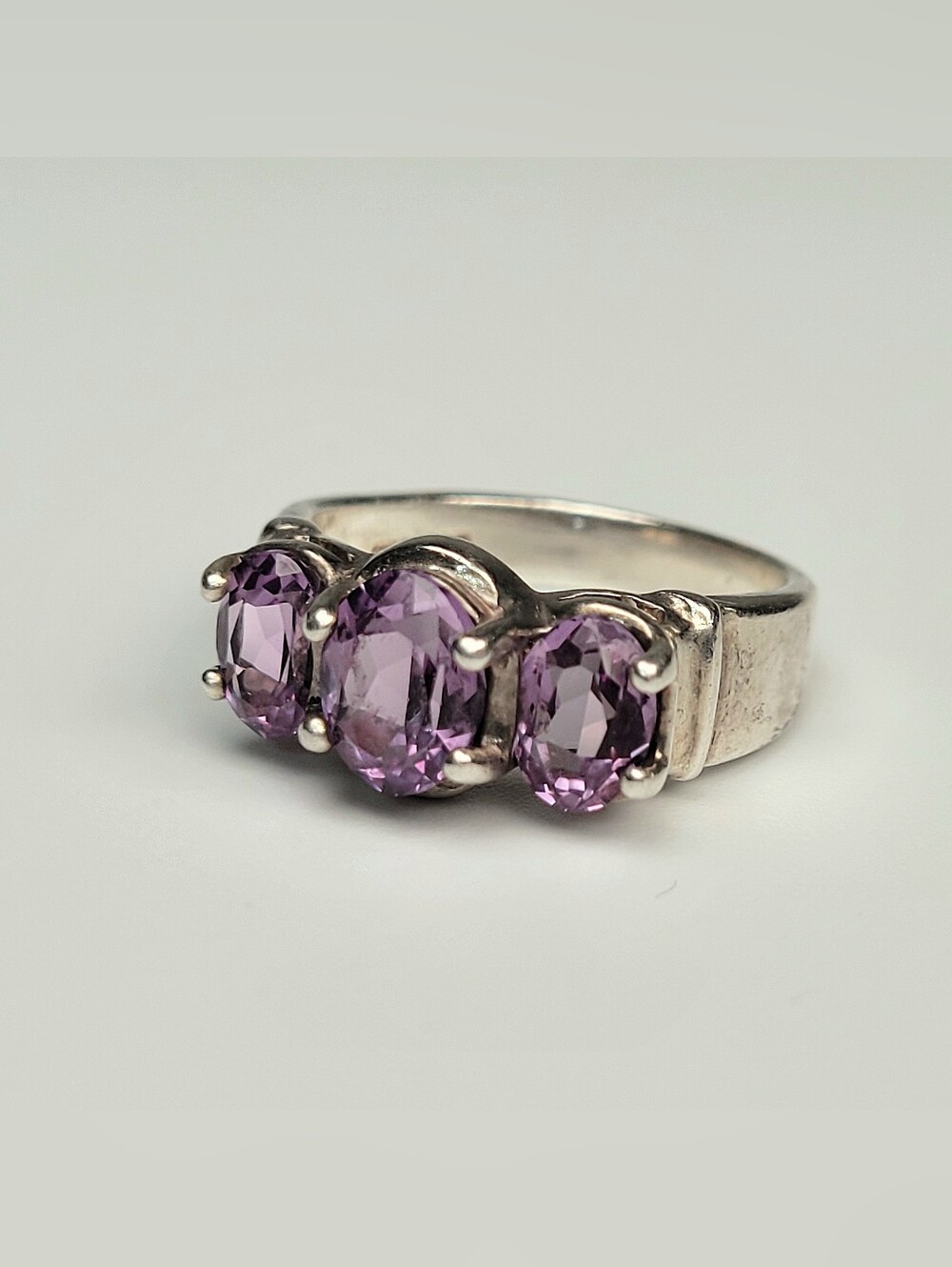 Amethyst Ring Sterling Silver Size 7.75 Tri-Stone Setting UTC 925